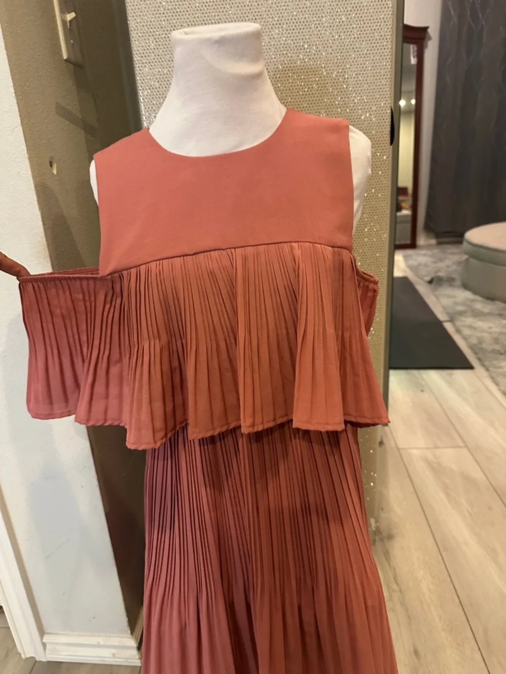 Saks Fifth Avenue Girls Dusty Rose Pleated Party Dress